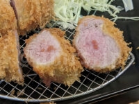 とんかつ檍のカレー屋 いっぺこっぺ 新橋店＠東京都港区 ひれかつ定食 ひれかつアップ