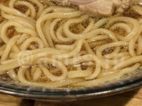 ハちゃんラーメン＠東京都港区 醤油（ラーメン） 心の味食品製の全粒粉入りストレート中細麺