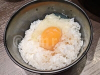 とんこつらーめん俺式 純 東京駅店@東京ラーメンストリート(東京都千代田区) 朝ラーメン(ラーメン・半ライス・生玉子) TKG