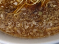 中華そば専門店 びんびん亭本店＠東京都八王子市 元祖敏々亭 薬味（玉ねぎ）ラーメン 玉ねぎ増し スープ