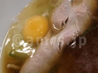 かね田@ラーメン激戦区 東京・丸の内(東京都千代田区) 卵 海苔 食べ放題 ラーメン 生卵