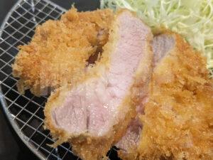 とんかつ檍のカレー屋 いっぺこっぺ 新橋店 東京都港区 とんかつ定食ランチ とんかつ肉カット面