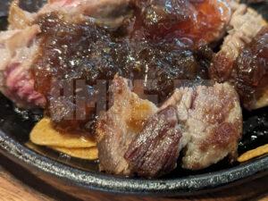 ビーフキッチンスタンド 新橋店 東京都港区 名物ビフテキ（50g） 醬油ベースの玉ねぎソース