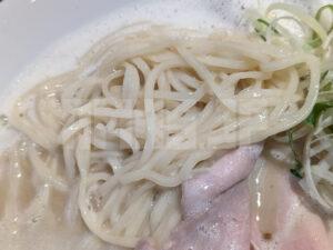 イロドリ POPUPラーメン 東京都中央区 鶏白湯ラーメン ちぢれ気味ストレート中太麺