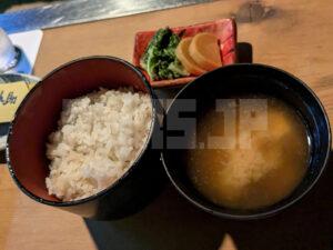 高尾山名主 いろりの里 ごん助 東京都八王子市 麦ごはん 味噌汁 香の物 山桃（平日ランチコース）