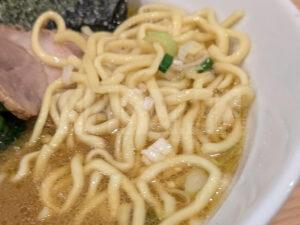 ​ラーメンモンタナ 秋葉原店 東京都千代田区 ラーメン チャーシュー飯 三河屋製麺製ちぢれ中太麺