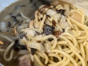 中華そば いづる 東京都港区 濃厚そば 和え玉濃厚そばのスープと合わせる