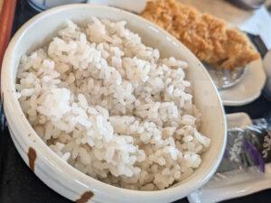 かつ庵 八王子楢原店 東京都八王子市 朝食 ロースかつ朝食 麦飯 みそ汁 生たまご