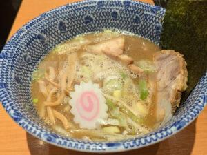 六厘舎 東京ラーメンストリート 東京都千代田区 朝つけめん 並盛 スープ