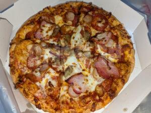 2025ハッピーニューイヤーセット ドミノ・ピザ たーーっぷりギガ・ミートピザ