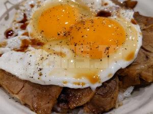 松屋 西八王子店 今治焼豚玉子飯 サイドビュー
