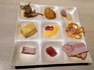 ホテル龍名館東京 花ごよみ東京 東京ブッフェ ブレックファスト 食べたもの 牛すき煮 白身フライ など