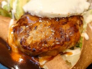 RADIANT CALM 自家製ハンバーグのロコモコクレープ 自家製ハンバーグ