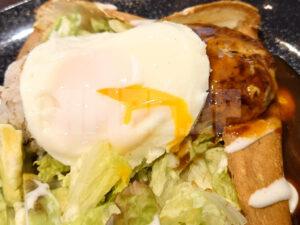 RADIANT CALM 自家製ハンバーグのロコモコクレープ 半熟目玉焼き