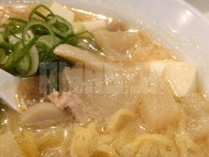 威風 -IFU- 秋葉原店 朝ラーメン 威風の豚汁らーめん 具だくさん