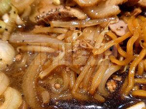 札幌六坊 札幌醤油ラーメン 札幌ブラック 炒め野菜