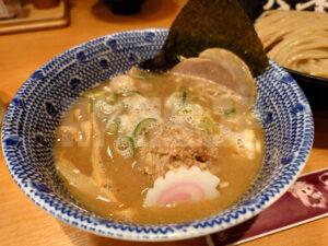 六厘舎＠東京ラーメンストリート 特製朝つけめん 並盛 スープ