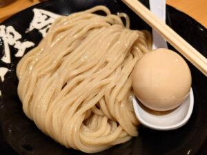 東京ラーメンストリート 六厘舎 味玉朝つけめん 並盛 ストレート太麺