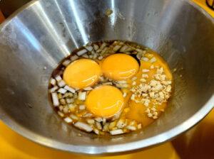 ラーメン二郎 八王子野猿街道店2 たまごかけ麺 スープ