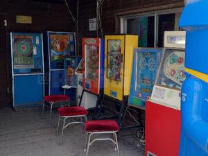 中古タイヤ市場 相模原店 レトロ自販機コーナー ゲームコーナー