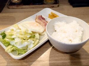 威風 -IFU- 秋葉原店 ベーコンエッグ醤油らーめん朝食 ベーコンエッグ＆ライス