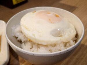 威風 -IFU- 秋葉原店 ベーコンエッグ醤油らーめん朝食 ベーコンエッグ＆ライス 目玉焼き乗せライス