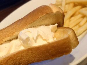 快活CLUB 100円モーニング トースト＆ソフトクリーム ソフトクリームサンド