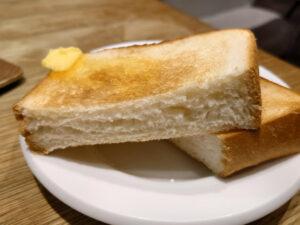 カフェカルディーノ / ハガレ ヤエチカ店 モーニングセット 厚切りトースト サイドビュー