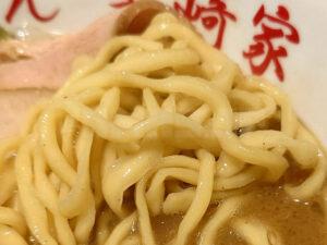 二代目 らーめん若崎家 らーめん 酒井製麺製 ちぢれ平打気味太麺
