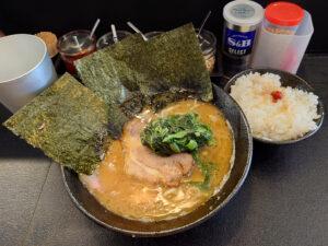 家系ラーメン 竜 ラーメン ライス