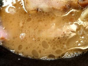 家系ラーメン 竜 ラーメン スープ