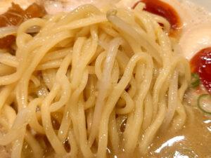 東京ラーメンストリート みそきん ちぢれ気味中太麺