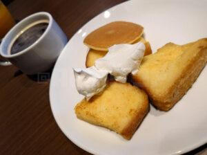 三井ガーデンホテル京橋 カフェ THE LOUNGE ベトナムコーヒー・パンケーキ・フレンチトースト