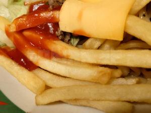 ジャンクガレッジ 大宮駅前店 ビッグまぜそバーガー フライドポテト