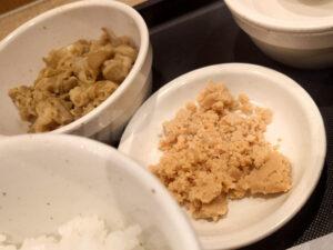 松屋 北海道産鮭の粗ほぐし玉子かけごはん ミニ牛皿 鮭の粗ほぐし