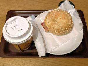 グランスタ東京 スターバックスコーヒー グランスタ東京B1店 ベーコンエッグチーズ ベーグルサンド・ブリュード コーヒー