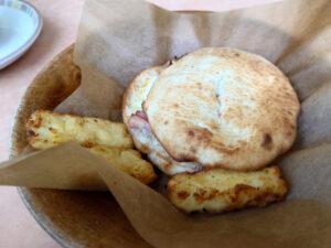 サイゼリヤ アトレ秋葉原2店 パンチェッタとチーズのパニーニセット