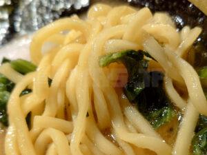 王道家味の継承店 カズ家 大門店 ラーメン 王道家製ちぢれ気味太麺