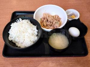 EXPASA談合坂 下り 伝説のすた丼屋 談合坂SA(下り線)店 すたみな皿&納豆朝食