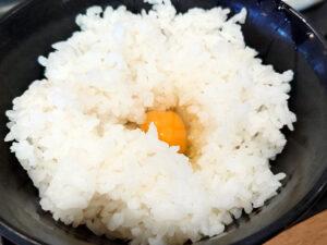 EXPASA談合坂 下り 伝説のすた丼屋 談合坂SA(下り線)店 すたみな皿&納豆朝食 TKG