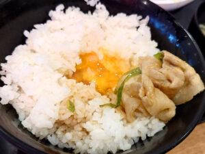 EXPASA談合坂 下り 伝説のすた丼屋 談合坂SA(下り線)店 すたみな皿&納豆朝食 すたみな皿TKG